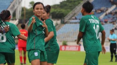 কোচ বাটলার ঋতুপর্ণাকে যে লিগে দেখতে চান