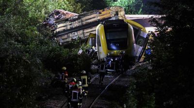 জার্মানিতে ট্রেন লাইনচ্যুত হয়ে তিন যাত্রী নিহত