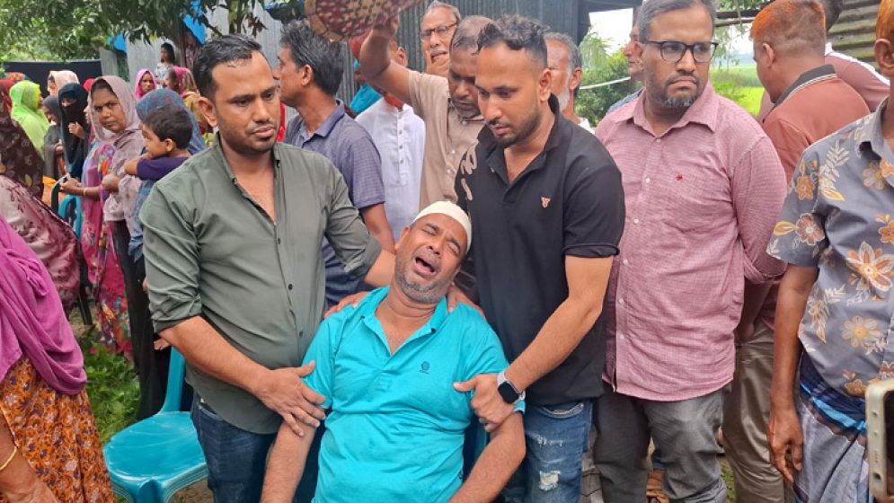 ফার্স্টবয় তানবীরকে হারিয়ে থামছে না বাবার বিলাপ