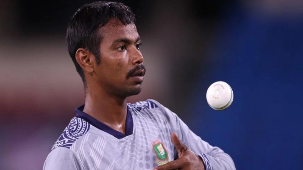 ওয়ানডেতে প্রথম উইকেট পেলেন তানভীর