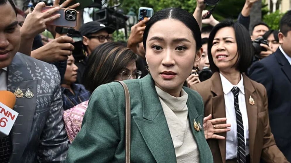 ফোনালাপ ফাঁসকে কেন্দ্র করে থাই প্রধানমন্ত্রী বরখাস্ত