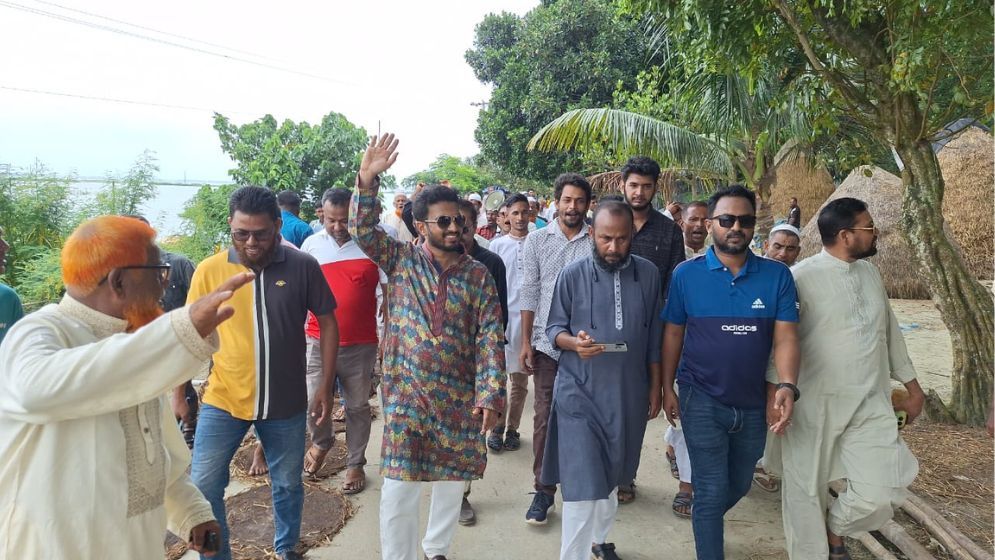 হাওরে স্পিডবোটে তারেক রহমানের ৩১ দফা প্রচার