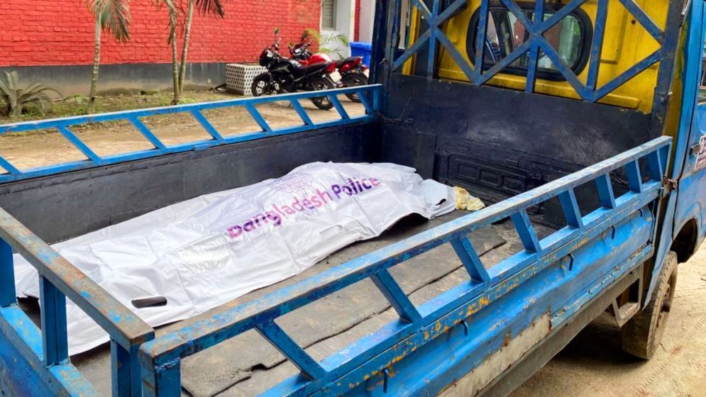 মোবাইলে অতিরিক্ত কথা বলতে না করায় আত্মহত্যা