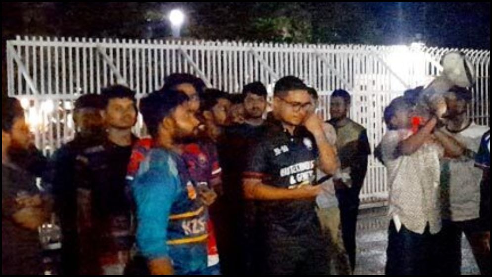 জাবিতে হল রাজনীতি নিষিদ্ধের দাবি