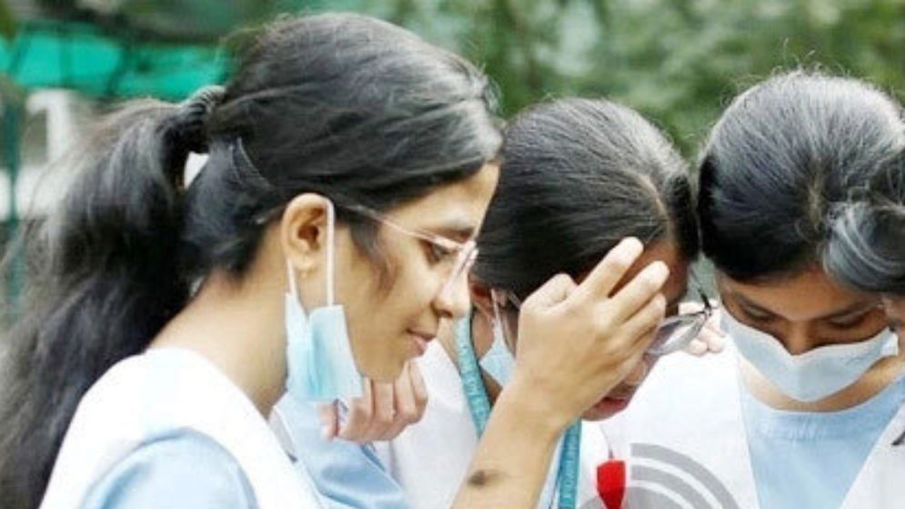 খাতা চ্যালেঞ্জ : ফেল থেকে পাস ৪৭৯২,জিপিএ-৫ পেল ১১৪৬