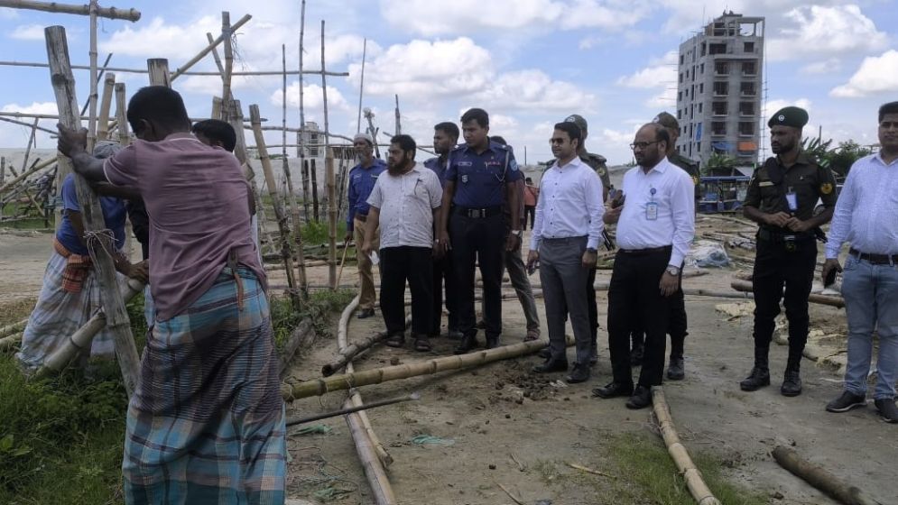 রূপগঞ্জে ৪০ বছরের অবৈধ গরুর হাট বন্ধ করলো প্রশাসন