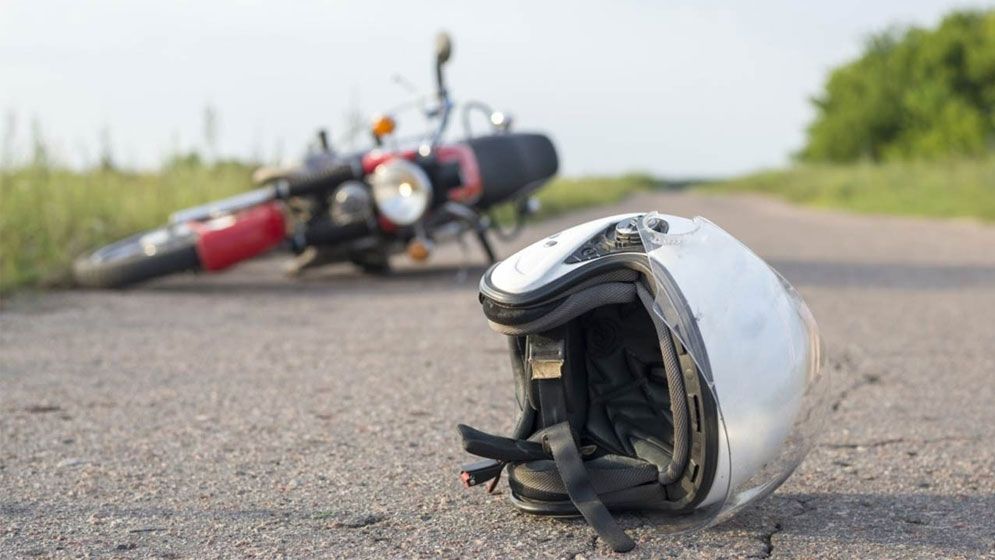 এক্সপ্রেসওয়েতে প্রাইভেটকারের ধাক্কায় ৩ মোটরসাইকেল আরোহী নিহত