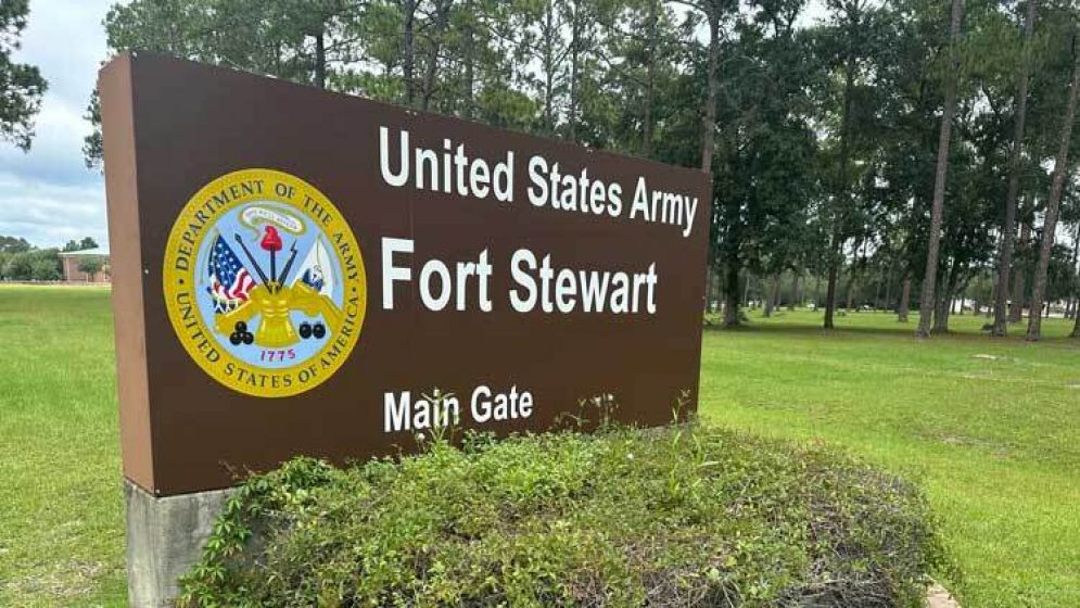 যুক্তরাষ্ট্রের সেনাঘাঁটিতে গোলাগুলি, আহত ৫