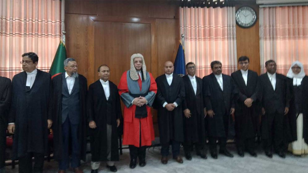 শপথ নিলেন হাইকোর্টের নবনিযুক্ত ২৫ বিচারপতি