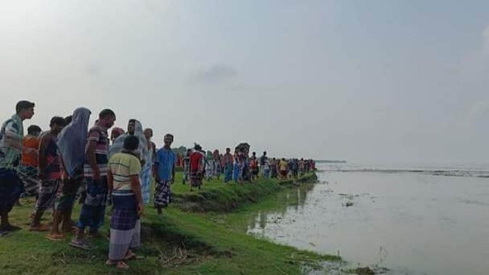 ভারত থেকে পদ্মায় ভেসে এলো দুই বাংলাদেশির অ্যাসিডে পোড়ানো মরদেহ