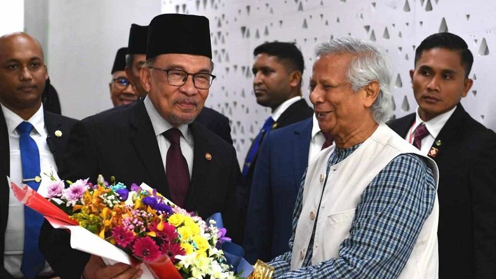 মালয়েশিয়া সফরে যাচ্ছেন প্রধান উপদেষ্টা, স্বাক্ষর হবে পাঁচটি এমওইউ