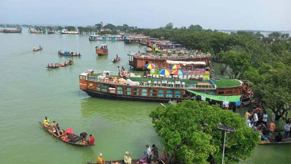 টাঙ্গুয়ার হাওরে হাউসবোট থেকে পড়ে ৪ বছরের শিশু নিখোঁজ