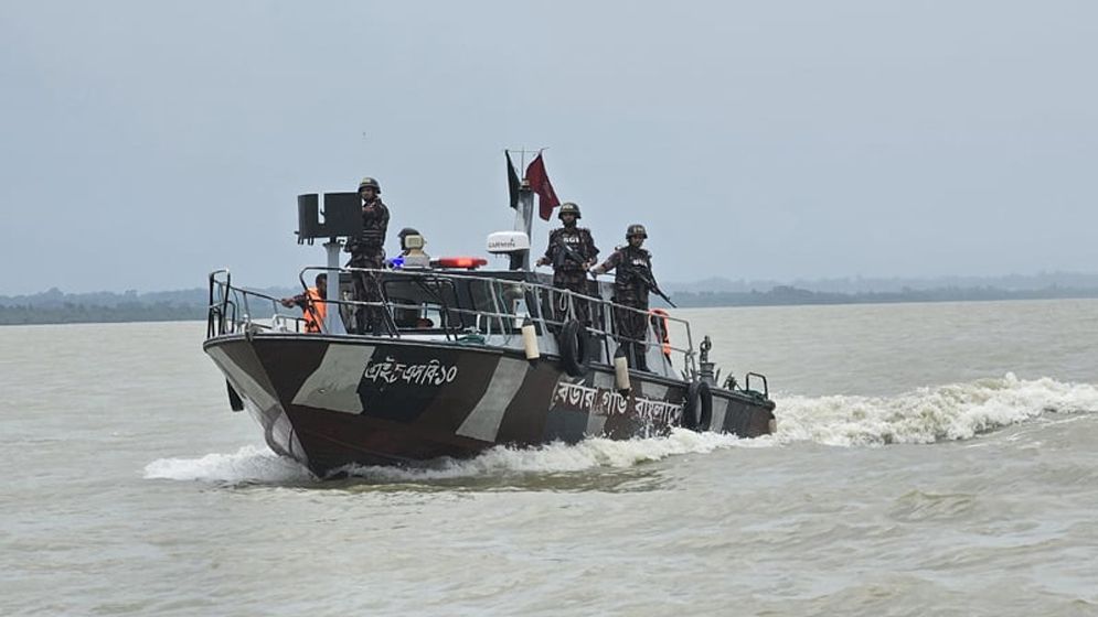 টেকনাফ সীমান্তে গোলাগুলি শব্দ, রোহিঙ্গা অনুপ্রবেশের চেষ্টা