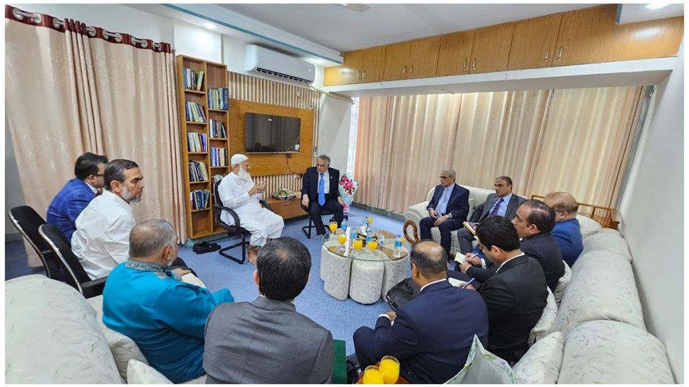 জামায়াত আমিরের বাসায় গেলেন পাকিস্তানের উপ-প্রধানমন্ত্রী