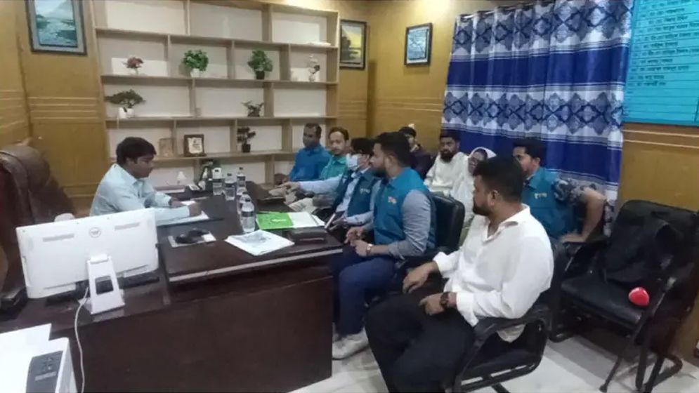 কমলনগরে দুদকের অভিযান, স্বাস্থ্য কর্মকর্তাসহ খাদ্য সরবরাহকারীকে শোকজ