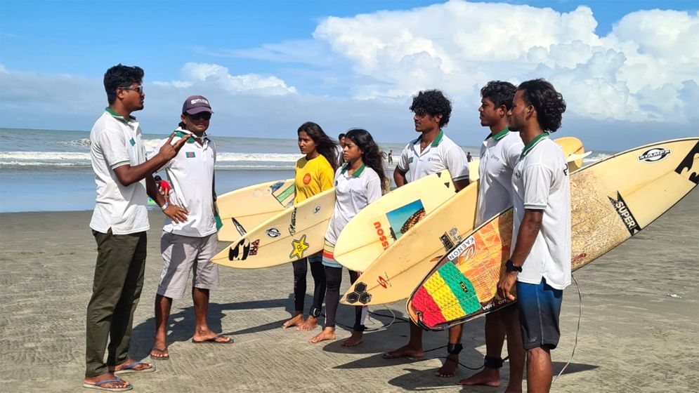 প্রথমবারের মতো এশিয়ান গেমসে বাংলাদেশের সার্ফাররা
