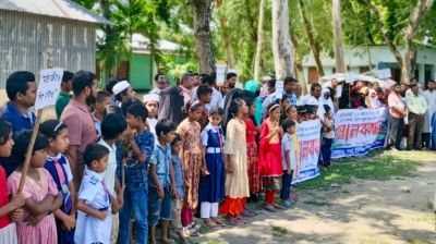 উলিপুরে খেলার মাঠ রক্ষার দাবিতে মানববন্ধন ও বিক্ষোভ