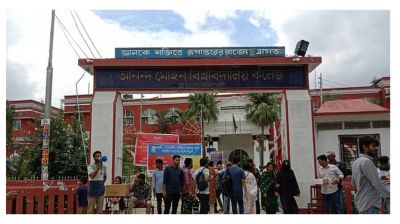 অভিযোগ ‘দোসর’ : আনন্দ মোহনের অধ্যক্ষকে ওএসডি