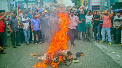 জাপার বহিষ্কৃত ৩ নেতার রংপুরে কুশপুত্তলিকা দাহ