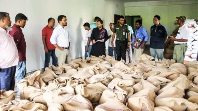 বগুড়ায় ১৫৬ বস্তা মানহীন চাল জব্দ