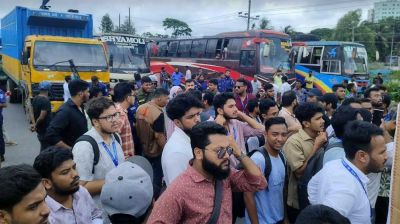 ফেনী ইউনিভার্সিটি শিক্ষার্থীদের ঢাকা-চট্টগ্রাম মহাসড়ক অবরোধ