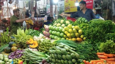 সবজির দাম ঊর্ধ্বমুখী, বিপাকে ক্রেতা-বিক্রেতা উভয়েই