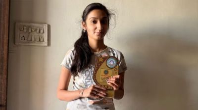 ট্রেনে উঠে প্রেমিককে না পেয়ে অন্যকে বিয়ে করলেন তরুণী