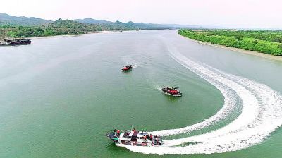 আরও ৬ জেলেকে ধরে নিয়ে গেল আরাকান আর্মি