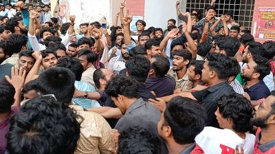 রাকসু নির্বাচন ঘিরে দফায় দফায় সংঘর্ষ, আহত বেশ কয়েকজন