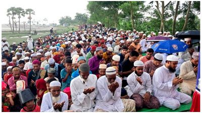 ইলিশের জন্য মেঘনার পাড়ে দোয়া-মোনাজাত