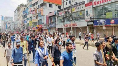 জুলাই গণঅভ্যুত্থান : প্রত্যাশা-প্রাপ্তি নিয়ে দ্বিধায় সাধারণ মানুষ