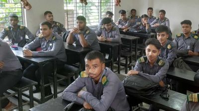 মাইলস্টোনে নবম-দ্বাদশের পাঠদান শুরু