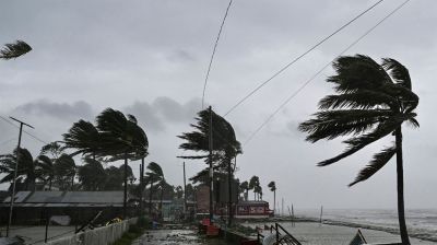 সমুদ্রবন্দরে ৩ নম্বর সংকেত বহাল, ৭ জেলায় ঝড়-বজ্রবৃষ্টির আভাস