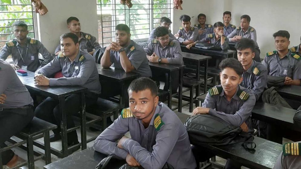 মাইলস্টোনে নবম-দ্বাদশের পাঠদান শুরু