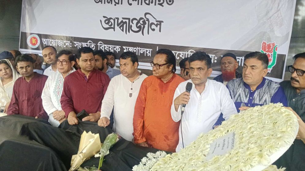 শহীদ মিনারে ফরিদা পারভীনকে শেষ শ্রদ্ধা