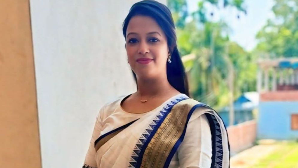 কিশোরগঞ্জে গুণী শিক্ষক নির্বাচিত পুষ্প