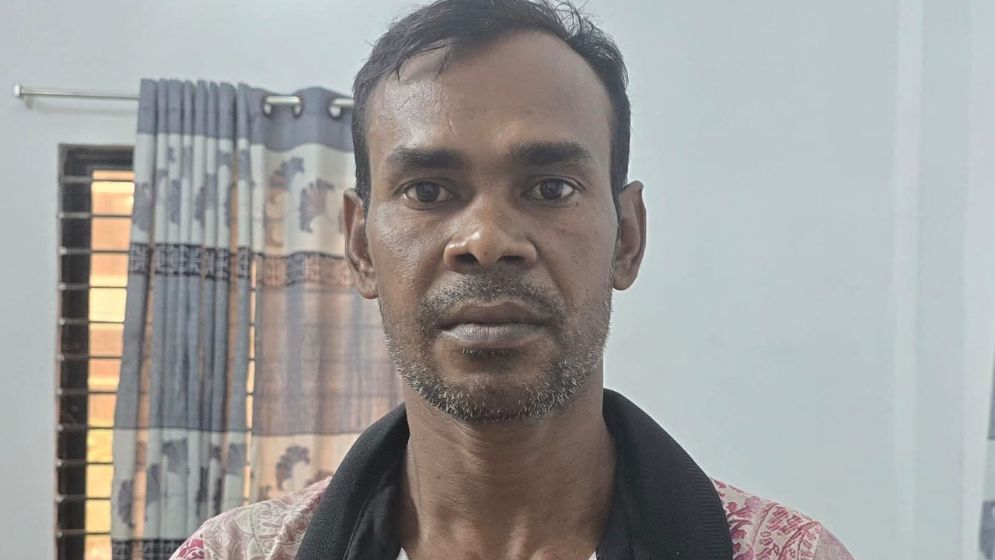 বগুড়া আদালত থেকে পালালো জোড়া খুনের আসামি