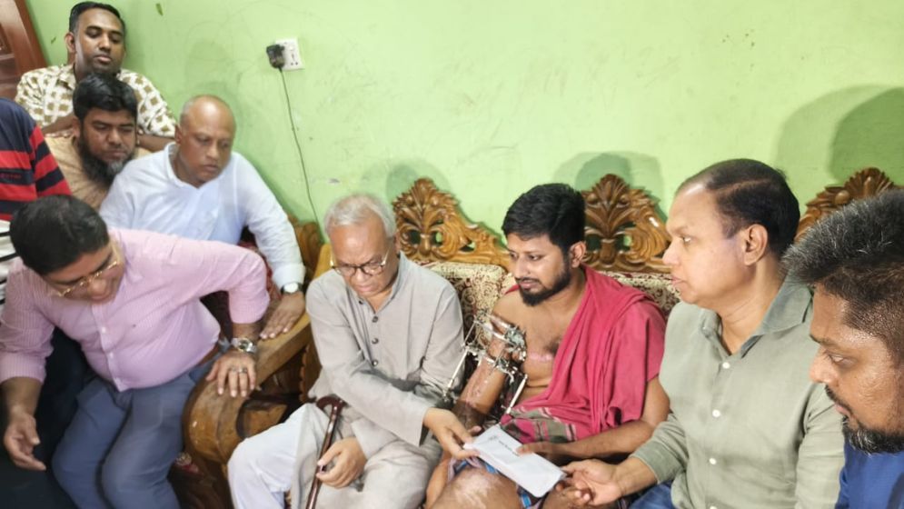 প্রশাসনের বিভিন্ন স্থরে আওয়ামী লীগের দোসররা রয়েছে : রিজভী