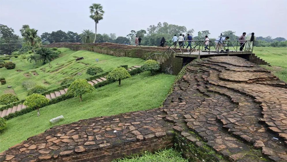 আড়াই হাজার বছরের পুরোনো প্রত্ননগরী, পর্যটকদের চাহিদায় পিছিয়ে সুযোগ-সুবিধা