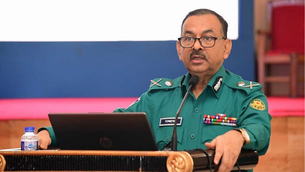 ডাকসু নির্বাচনে শান্তিপূর্ণভাবে ভোটগ্রহণ চলছে: ডিএমপি কমিশনার