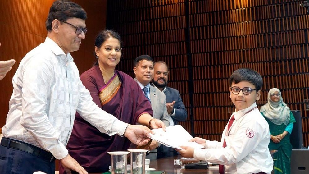 ওজোনস্তর রক্ষায় আন্তর্জাতিক সহযোগিতা জরুরি: পরিবেশ উপদেষ্টা