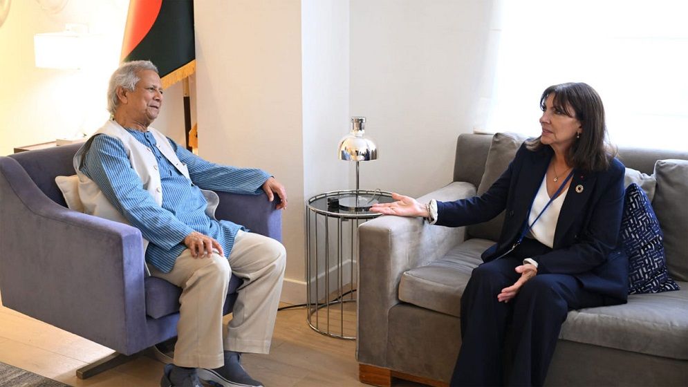 নিউইয়র্কে প্রধান উপদেষ্টার সঙ্গে প্যারিসের মেয়র হিডালগোর বৈঠক