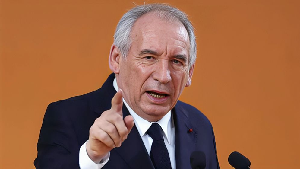 ফ্রান্সের প্রধানমন্ত্রীর পদত্যাগ