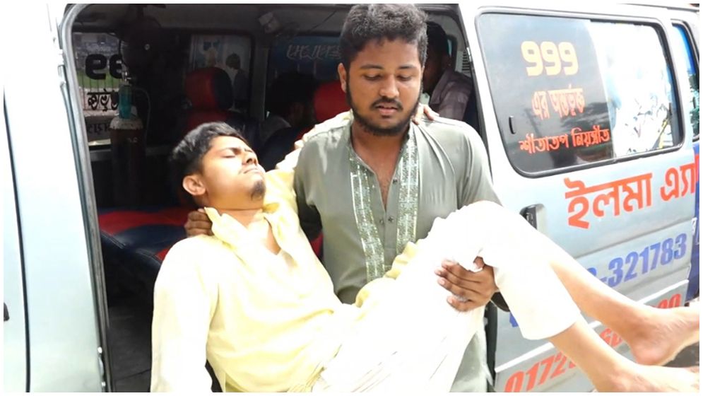 বরিশালে ছাত্রদল ও শিবির সংঘর্ষ, আহত ২৫