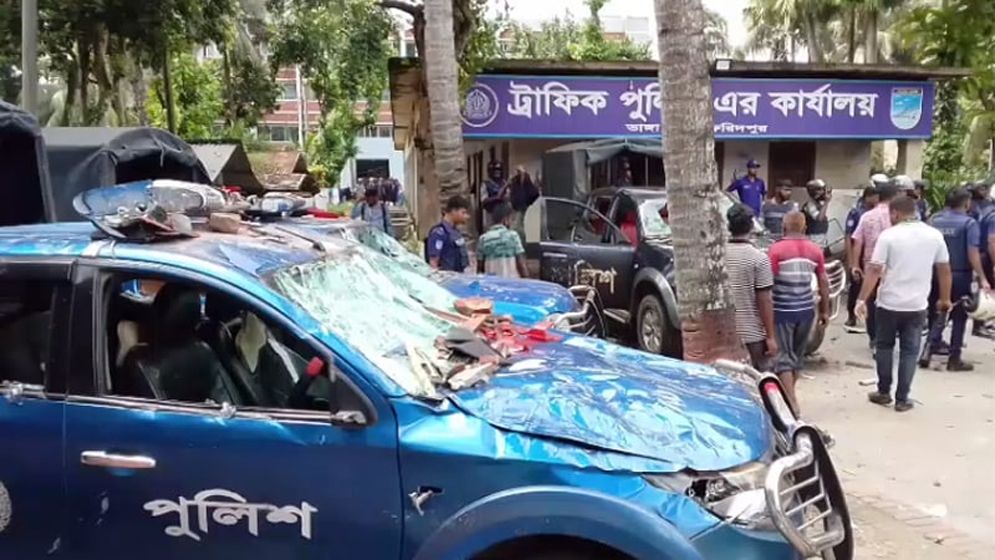 ভাঙ্গায় নির্বাচন-ইউএনও অফিস ভাঙচুর-অগ্নিসংযোগ, থানা ঘেরাও