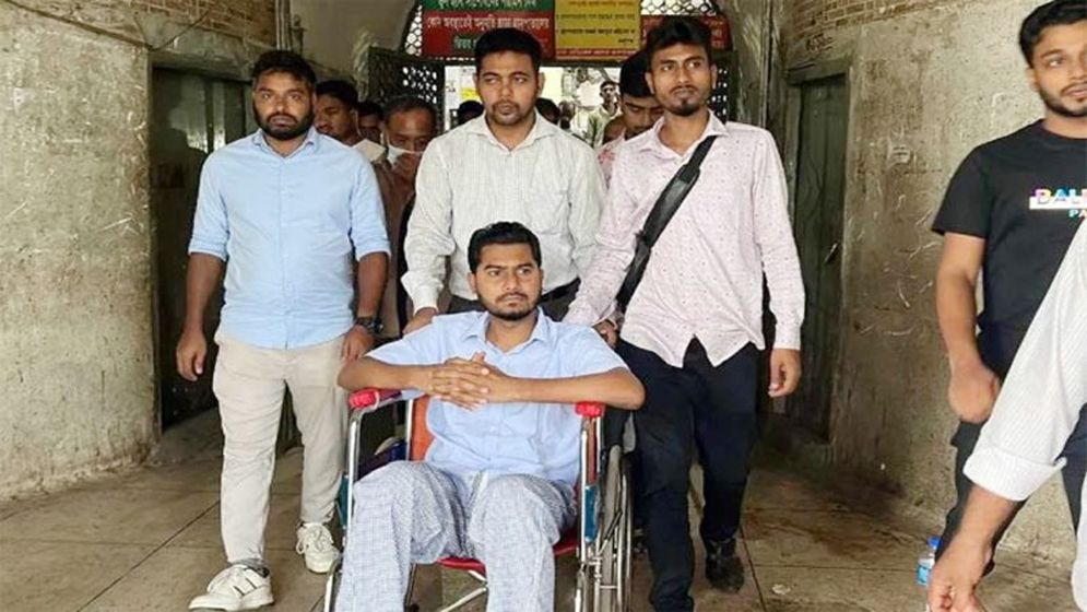 সোমবার সকালে সিঙ্গাপুর যাচ্ছেন নুর