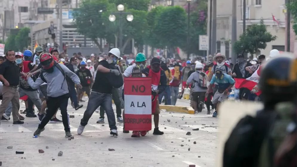 এবার জেন-জি বিক্ষোভে ফুঁসে উঠেছে পেরু