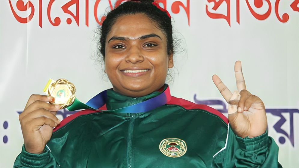 ২১০ কেজি ভার তুলে মাবিয়ার রেকর্ড