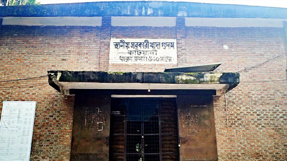 কিশোরগঞ্জে পূজার চালে সিন্ডিকেটের থাবা