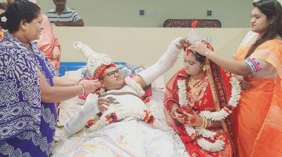 হাসপাতালের বিছানায় বিয়ে, খুশি উভয় পরিবার